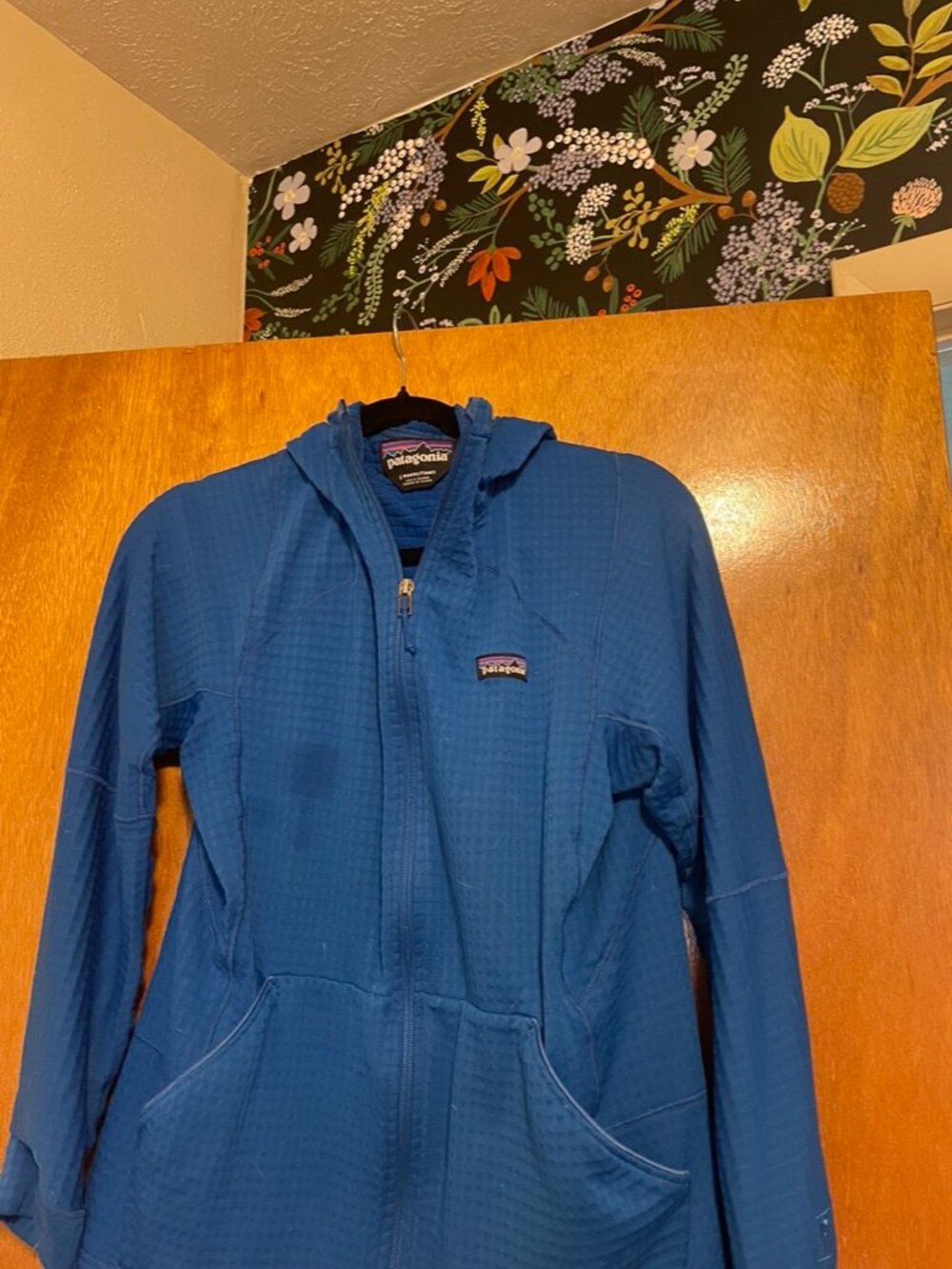 W's R1 Full-Zip Hoody - Picture 2 of 6